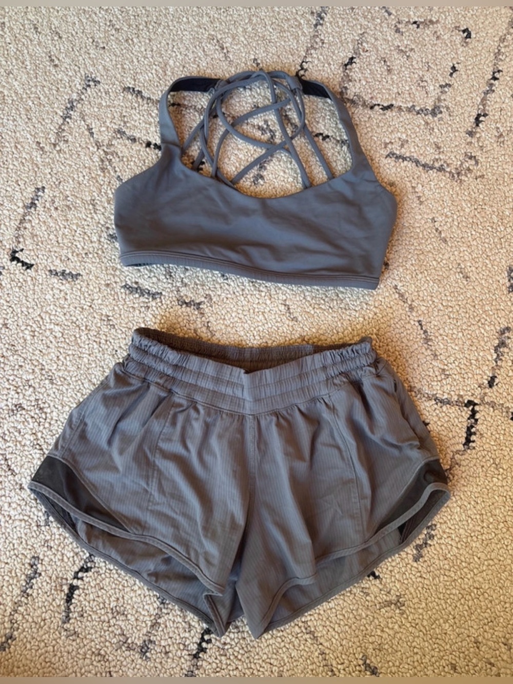 Lululemon set gray size 6